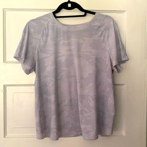 Lululemon split back top, size 6